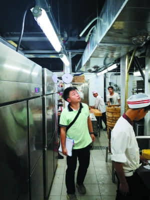 飯店抽風(fēng)機(jī)噪音大怎么處理？